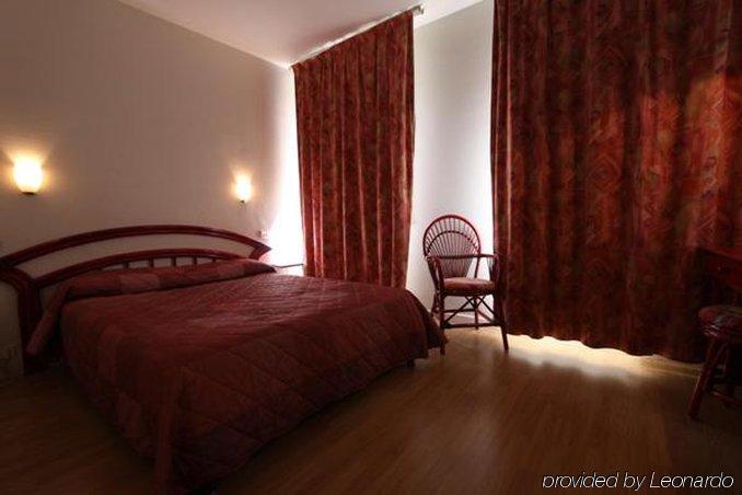Garden Hotel Toulouse Oda fotoğraf